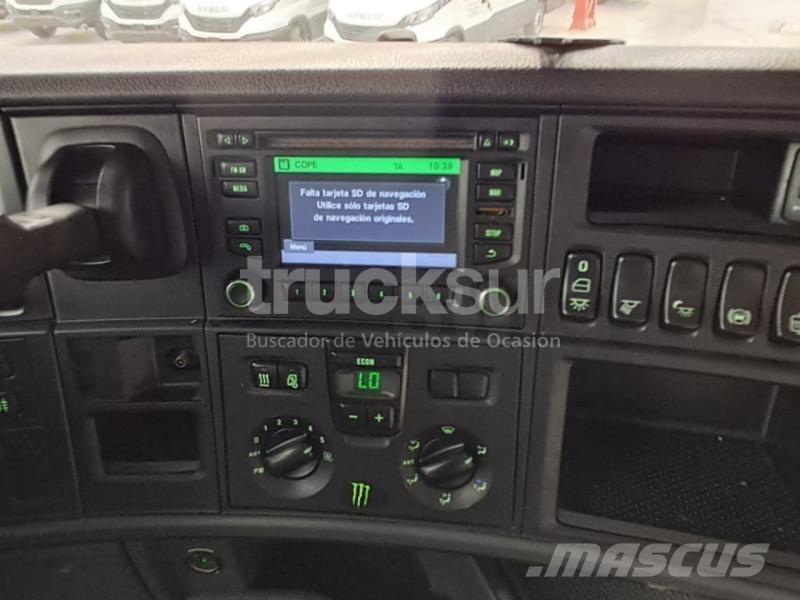 Scania R450 Тягачі