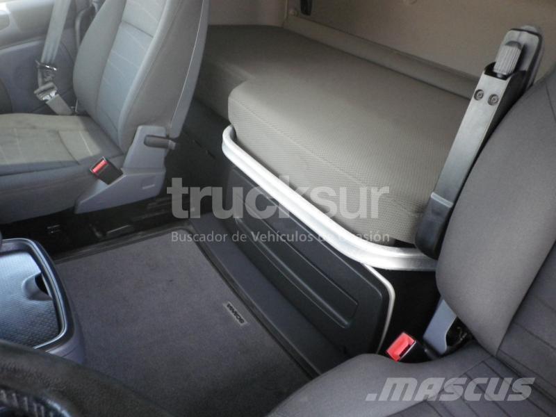 Scania R490 Тягачі