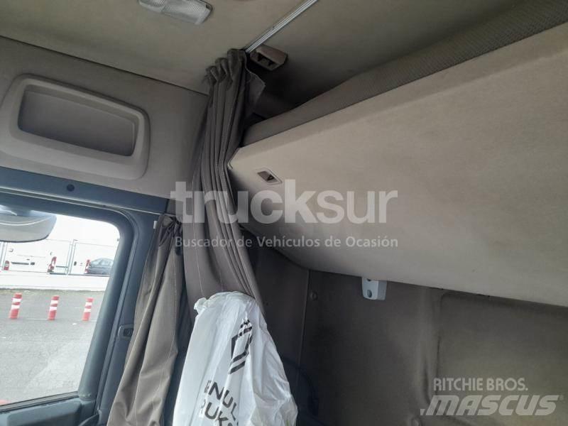 Scania R520 Тягачі
