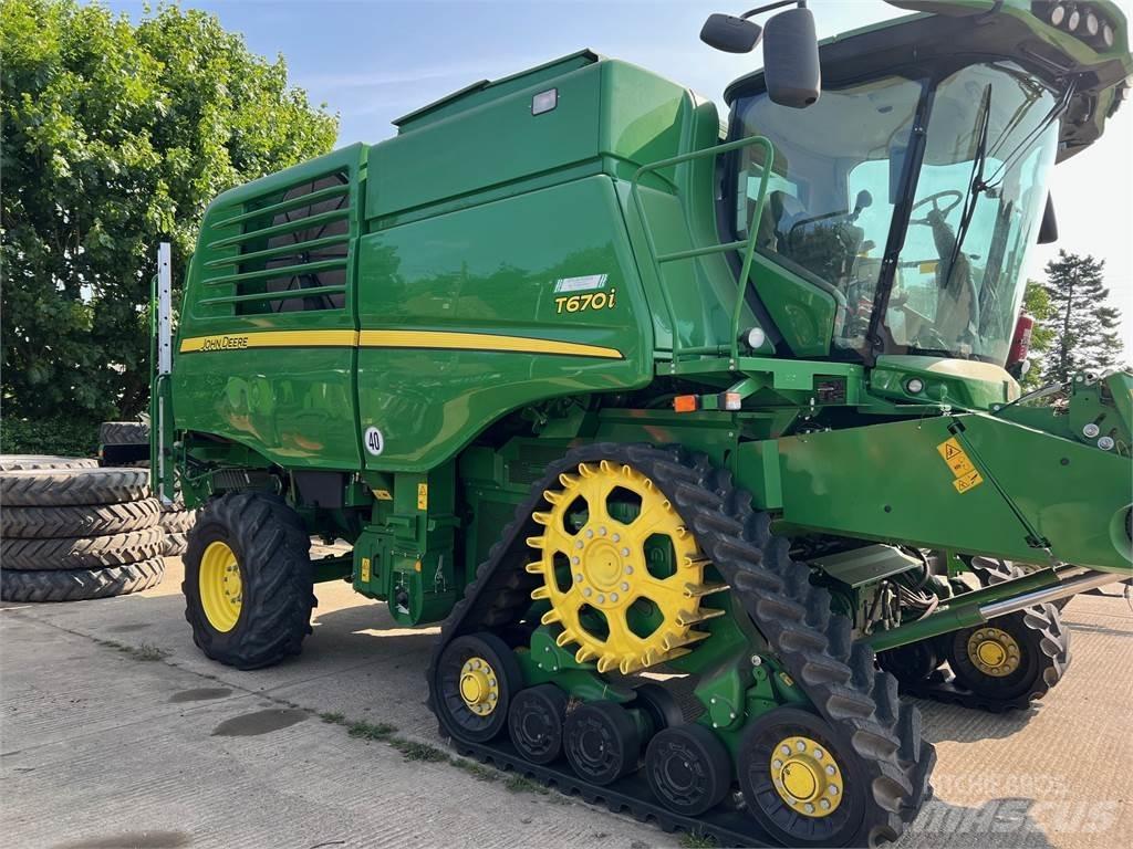 John Deere T670I Зернозбиральні комбайни