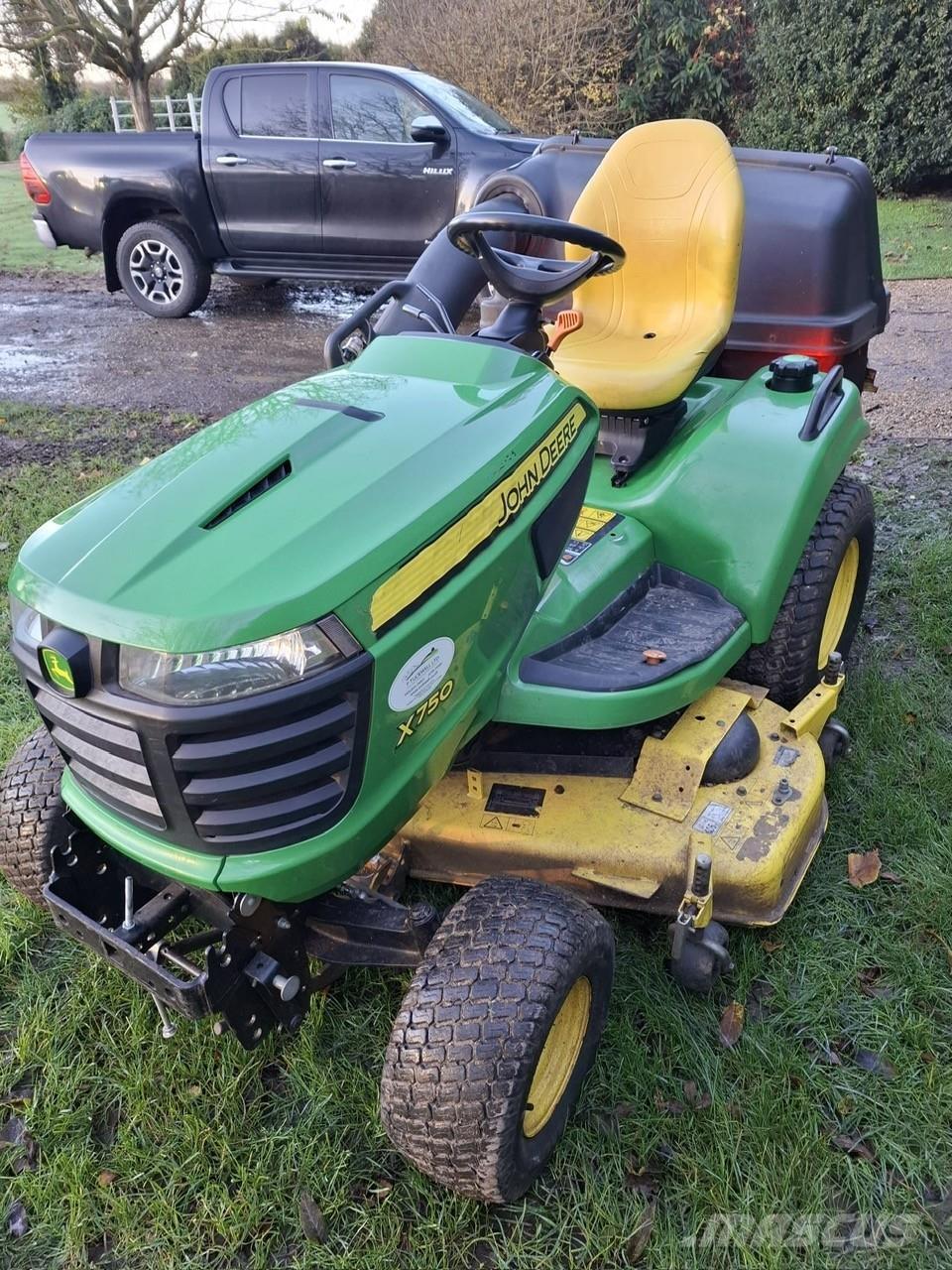 John Deere X750 Косилки