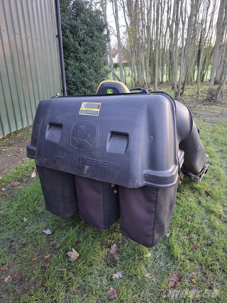 John Deere X750 Косилки