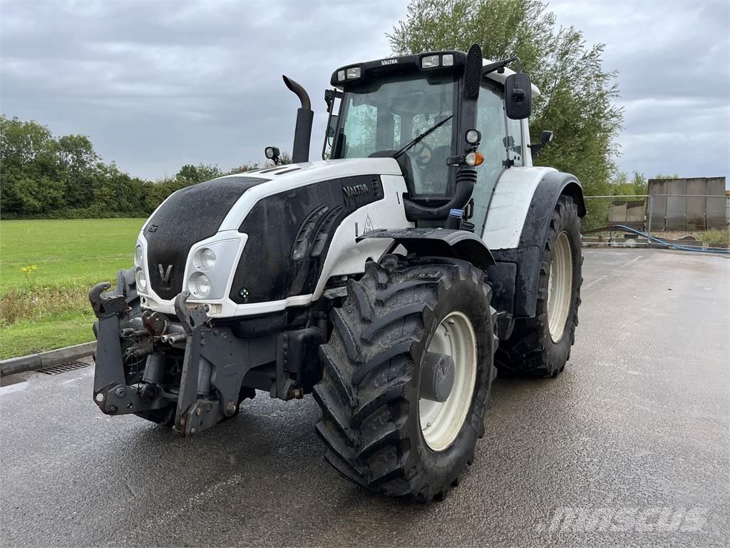 Valtra T203D Трактори