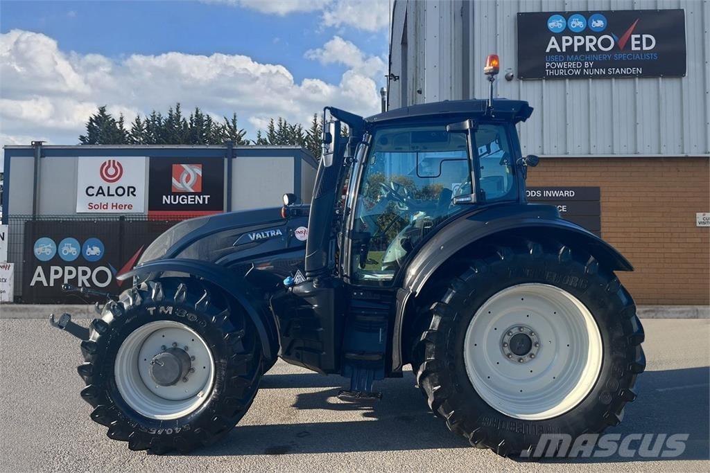 Valtra T234D Трактори