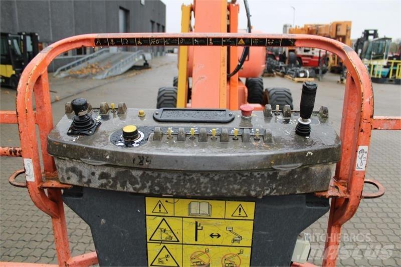 JLG 800AJ Колінчаті підйомники