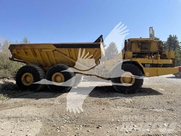 CAT D400D Зчленовані самоскиди