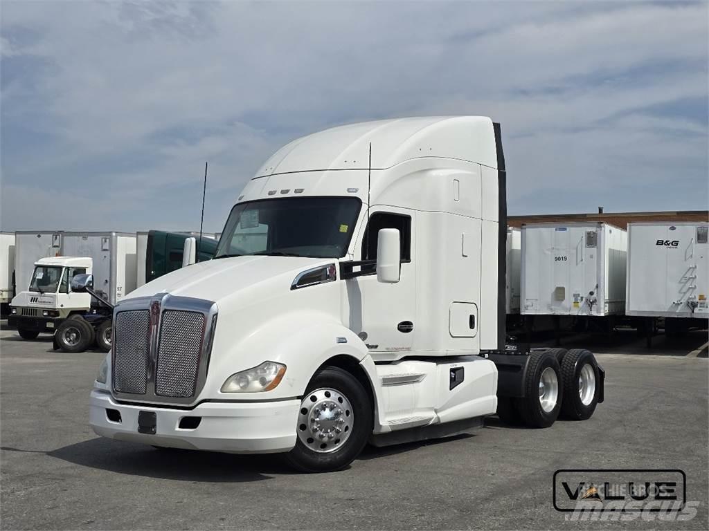 Kenworth T680 Тягачі