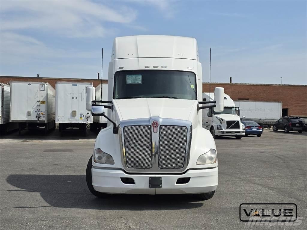Kenworth T680 Тягачі