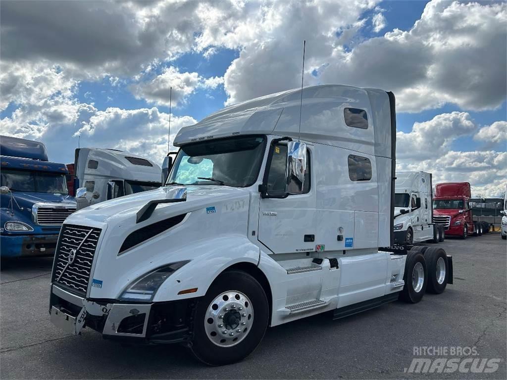 Volvo VNL Тягачі