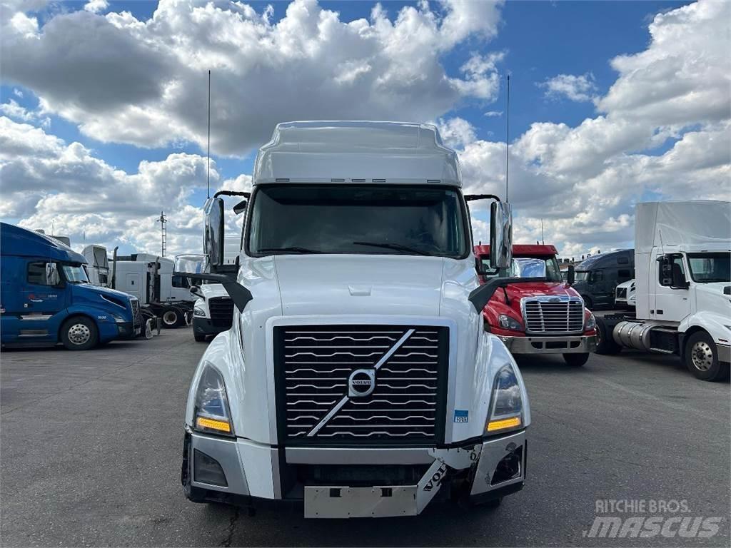 Volvo VNL Тягачі