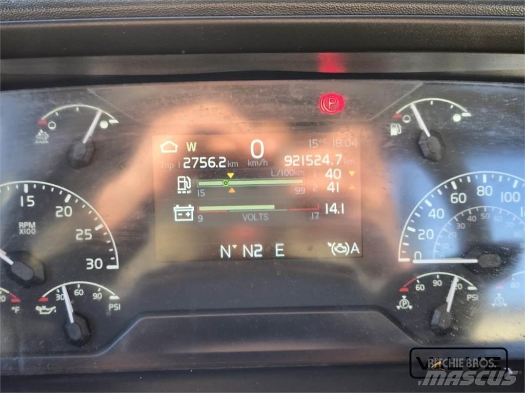 Volvo VNL 300 Тягачі