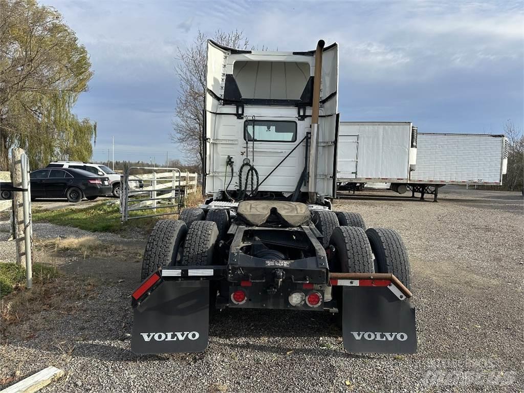 Volvo VNL300 Тягачі