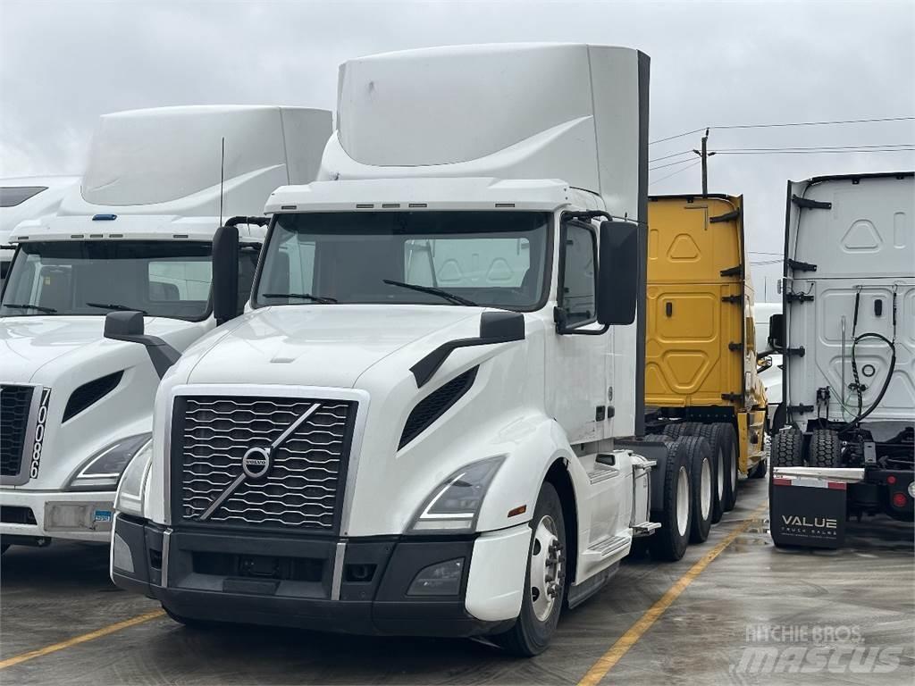 Volvo VNL300 Тягачі