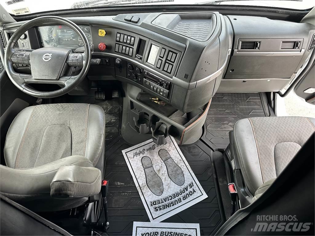 Volvo VNL760 Тягачі