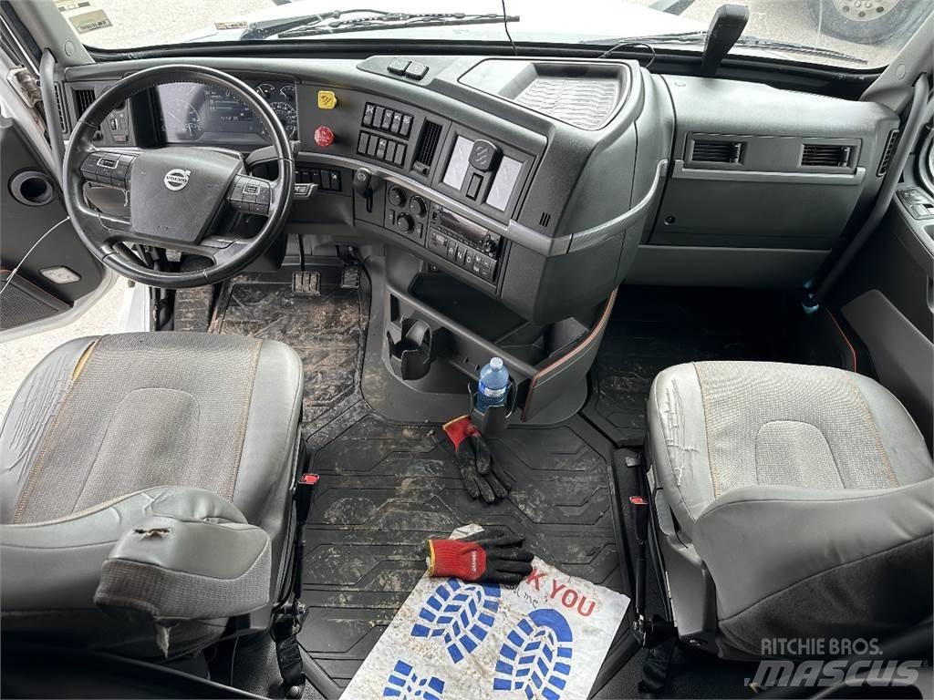 Volvo VNL760 Тягачі
