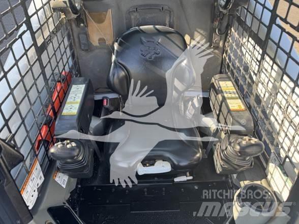 Bobcat T740 Міні-навантажувачі