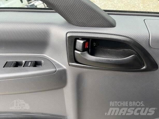 Isuzu NRR Будтехніка - Інші