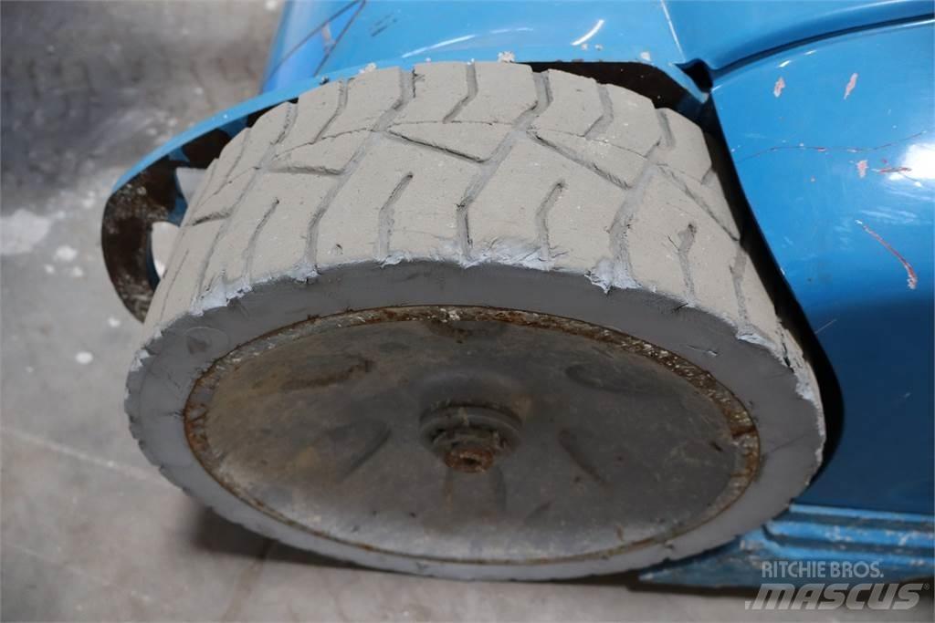 Genie GR26J Вертикальні щоглові підйомники
