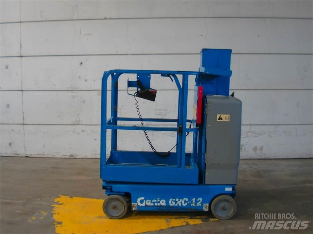 Genie GRC12 Вертикальні щоглові підйомники