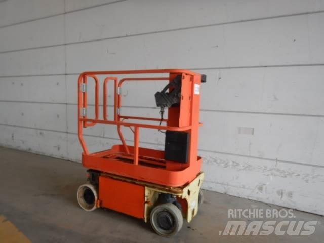 JLG 1230ES Вертикальні щоглові підйомники