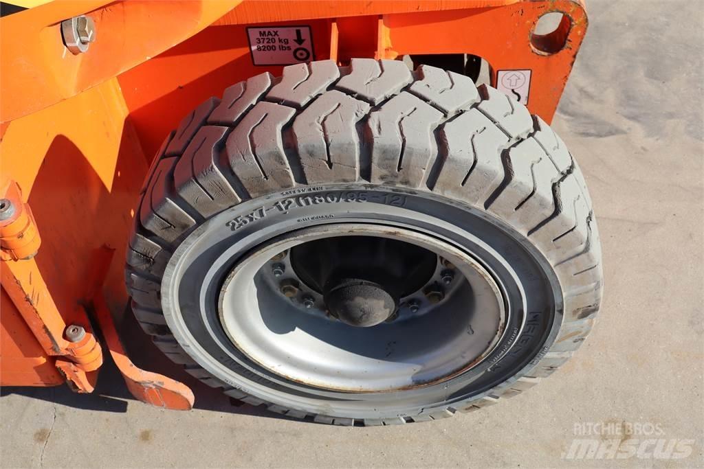 JLG E300AJP Колінчаті підйомники