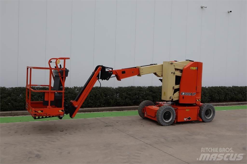 JLG E300AJP Колінчаті підйомники