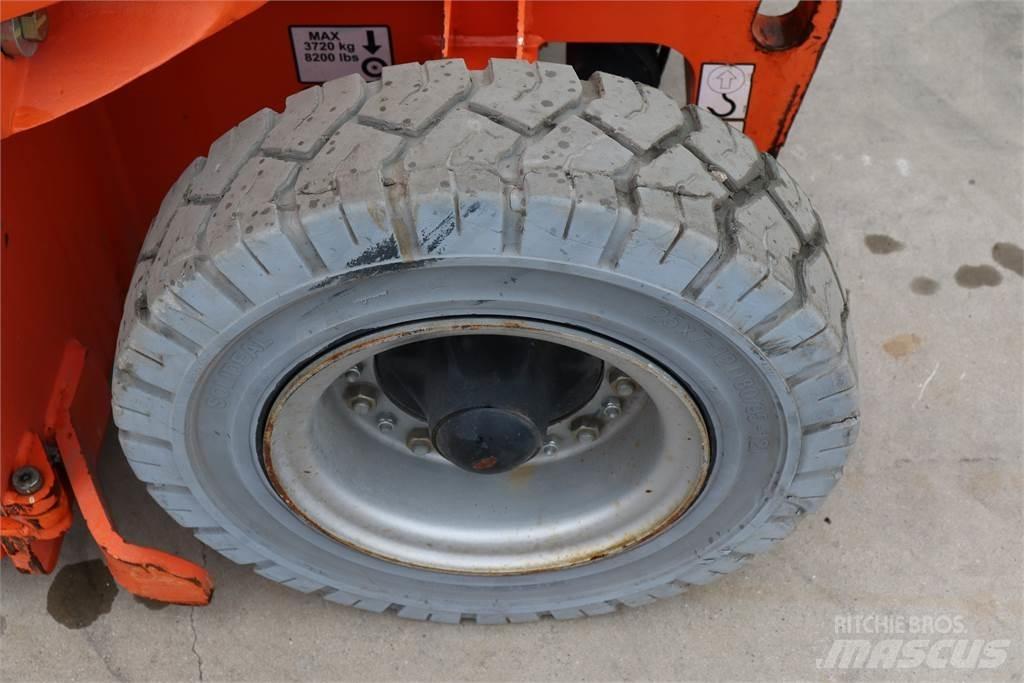 JLG E300AJP Колінчаті підйомники