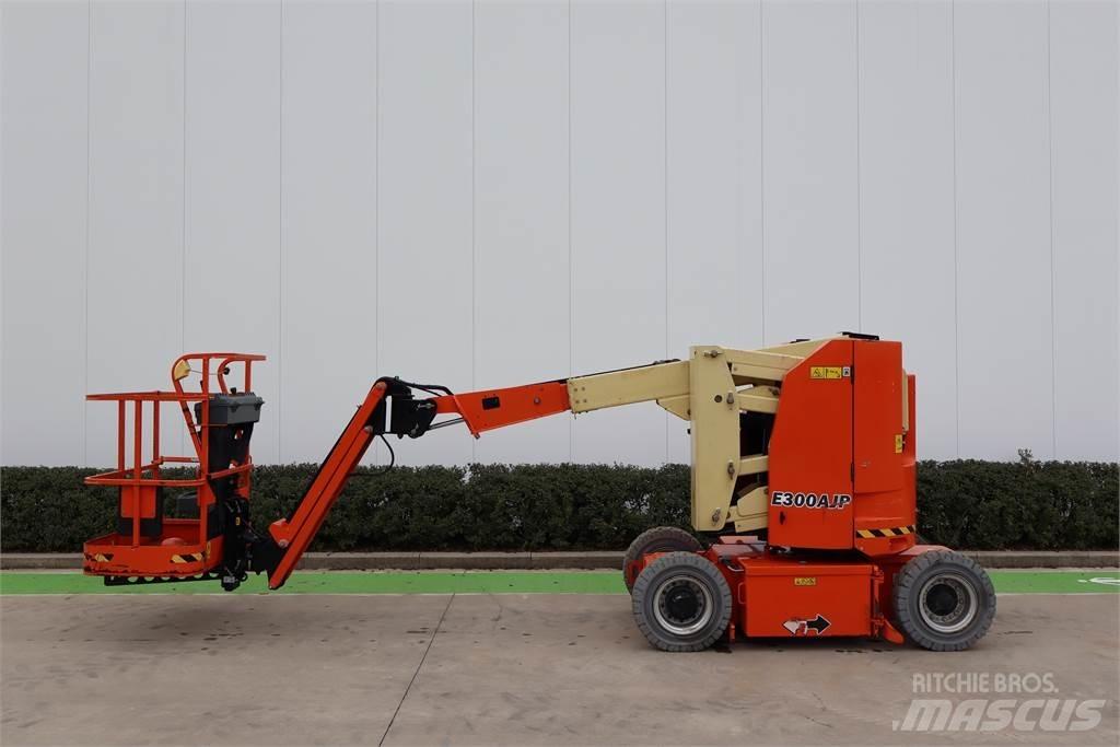 JLG E300AJP Колінчаті підйомники