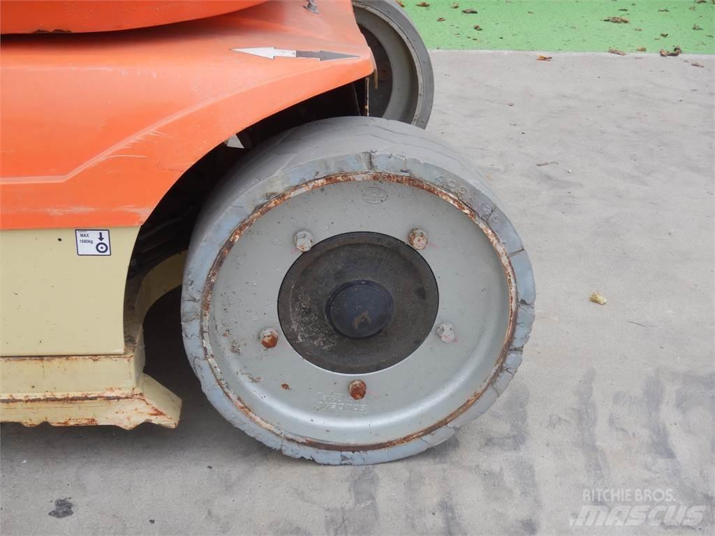 JLG Toucan 10E Вертикальні щоглові підйомники