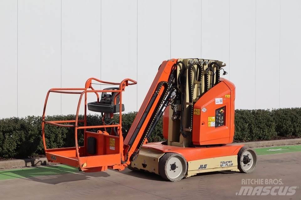 JLG Toucan 12E+ Вертикальні щоглові підйомники