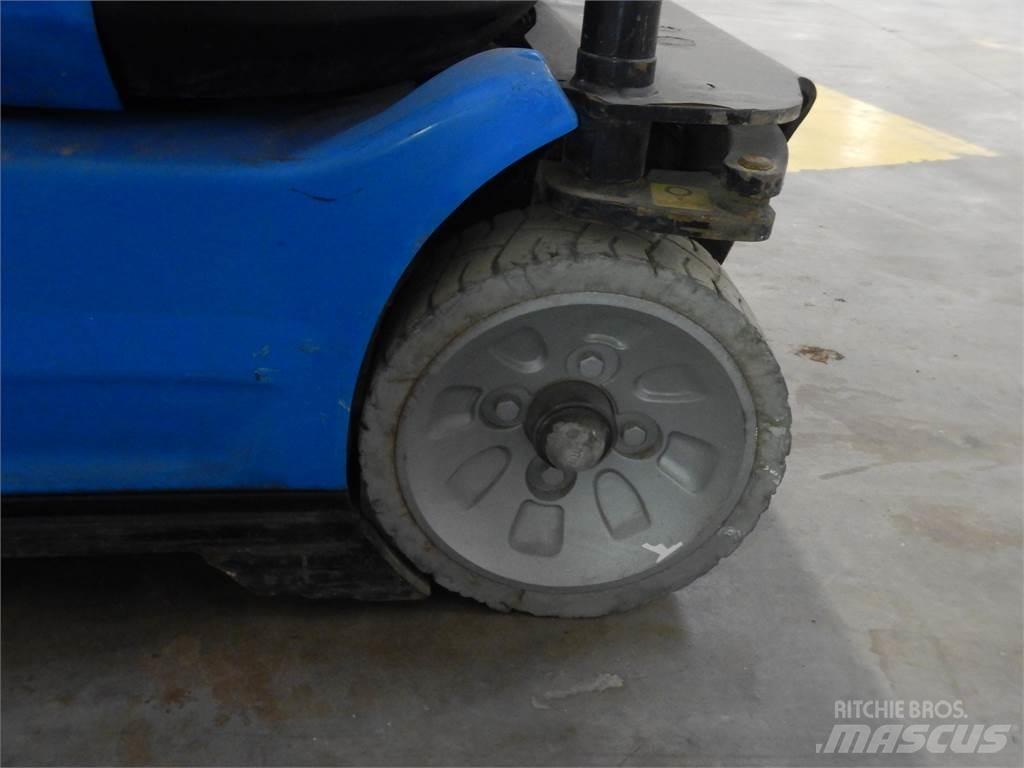 Manitou 100VJR Вертикальні щоглові підйомники