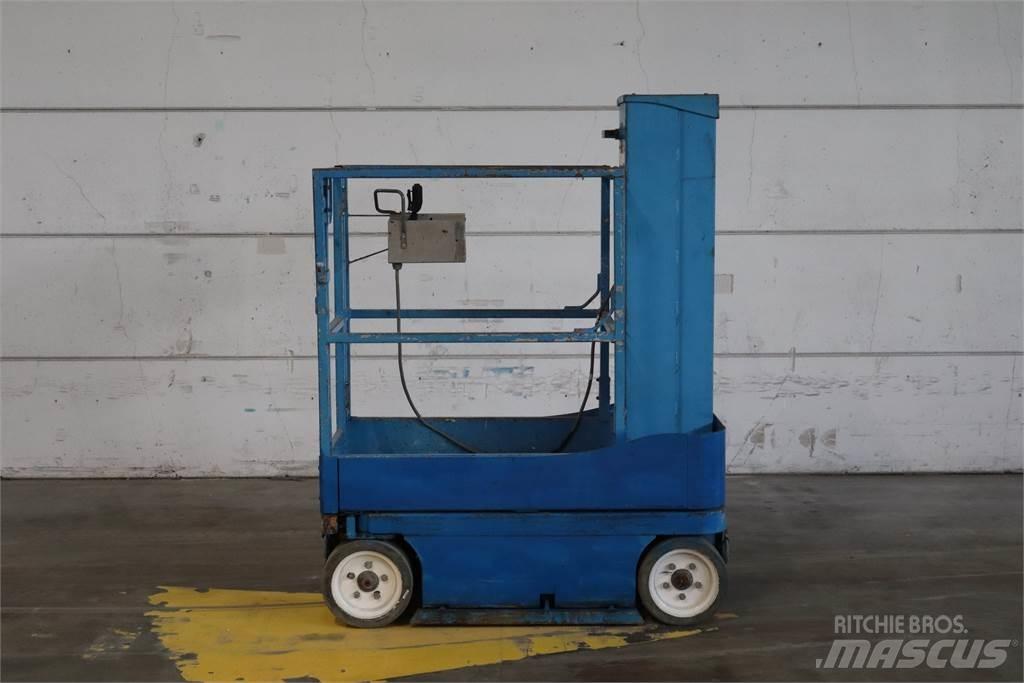 SkyJack SJ16 Вертикальні щоглові підйомники