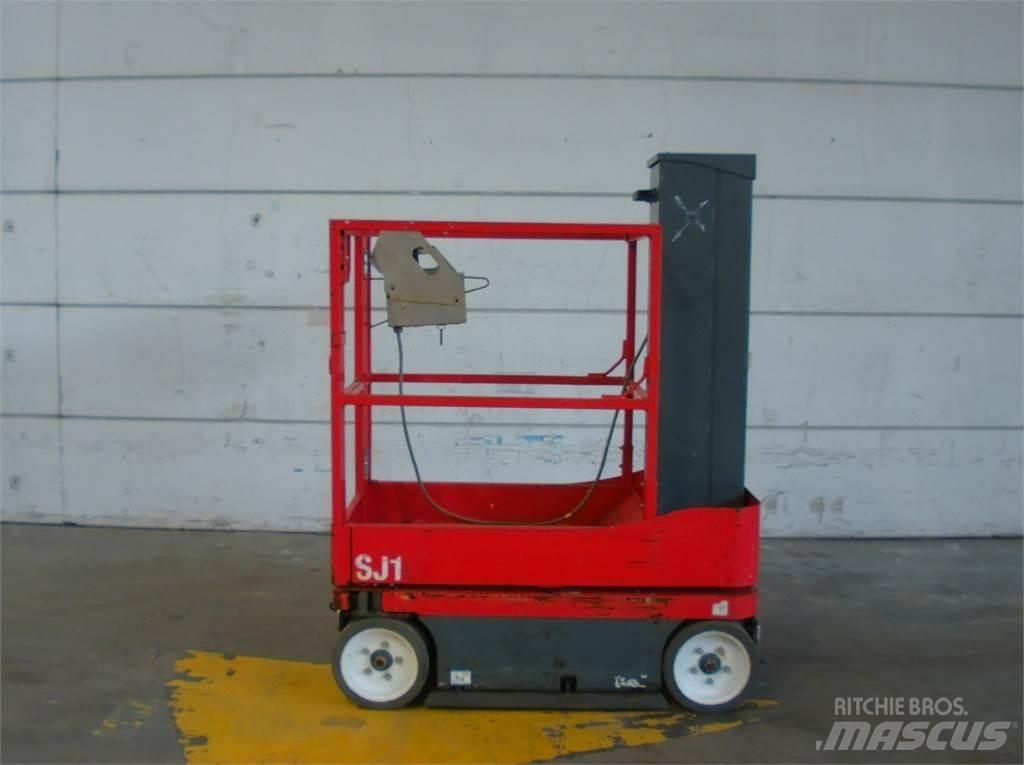 SkyJack SJ16 Вертикальні щоглові підйомники