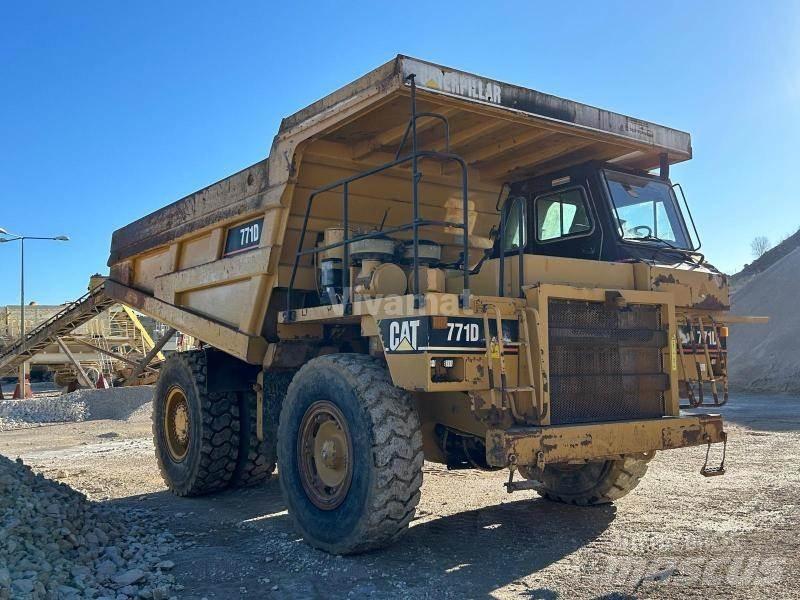 CAT 771D Кар`єрні самоскиди