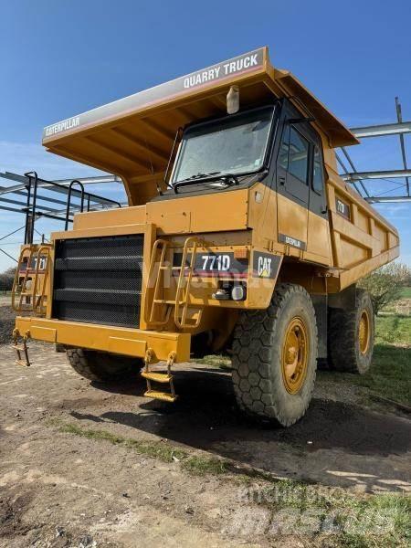 CAT 771D Кар`єрні самоскиди