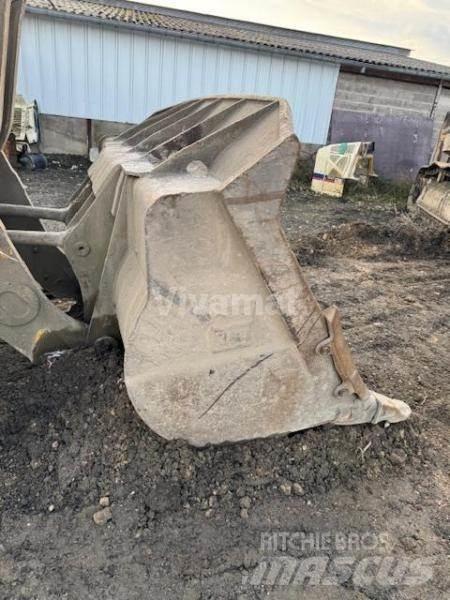 CAT 973C Гусеничні вантажники