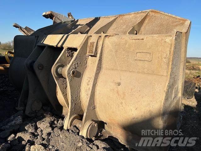 CAT 973D Ковші