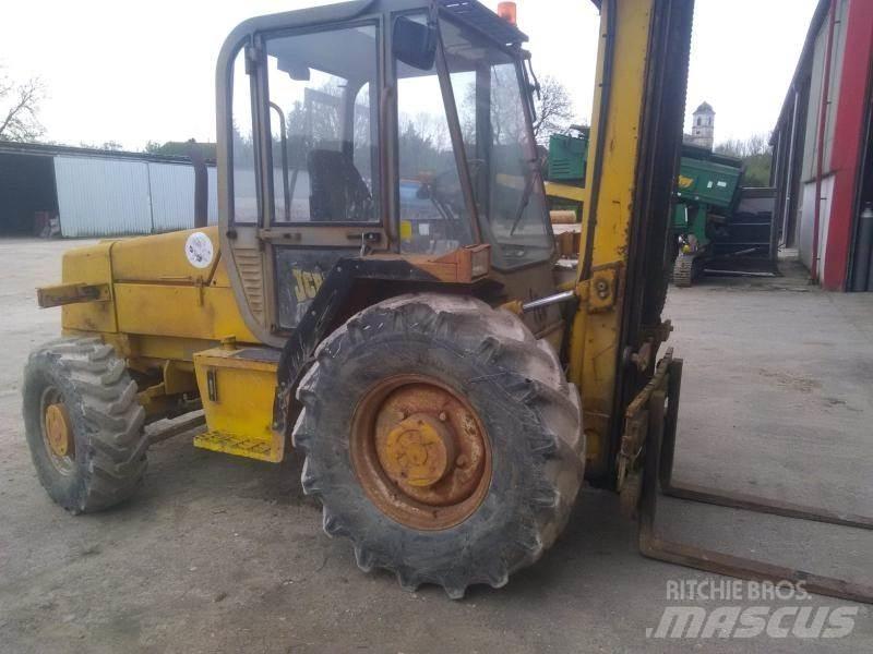 JCB 930 Навантажувачі підвищеної прохідності