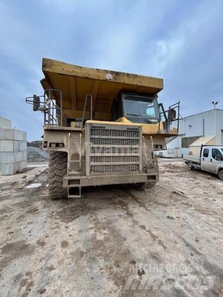Komatsu HD605-7 Кар`єрні самоскиди