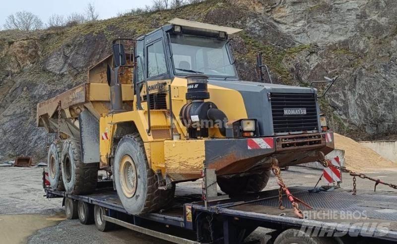 Komatsu HM300-2 Зчленовані самоскиди