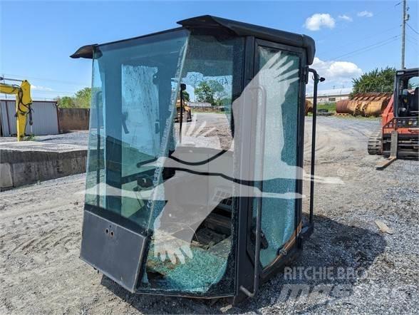CASE  Кабіна