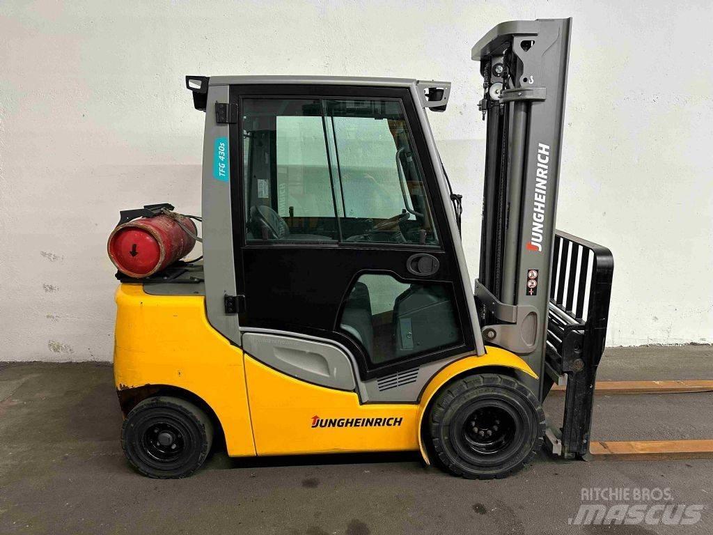 Jungheinrich TFG 430s Газові навантажувачі