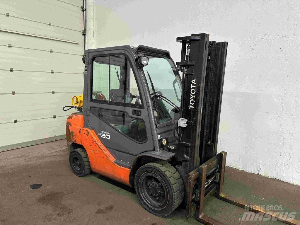 Toyota 02-8FGF30 Газові навантажувачі