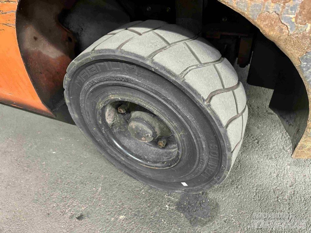 Toyota 02-8FGF30 Газові навантажувачі
