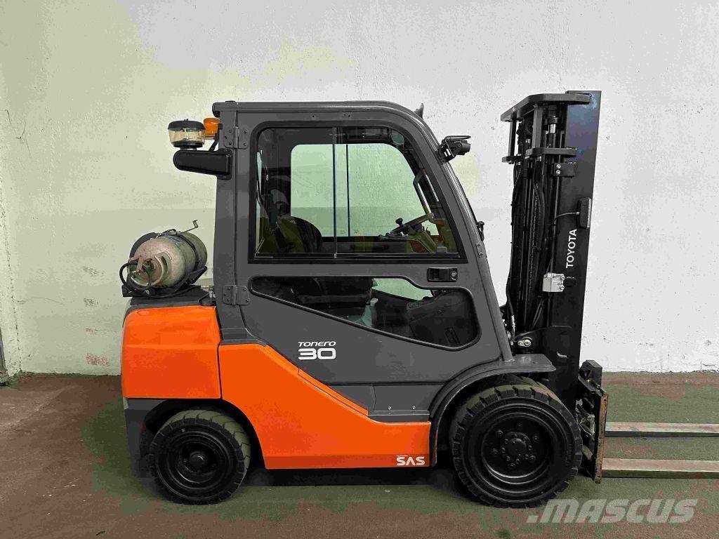 Toyota 02-8FGF30 Газові навантажувачі