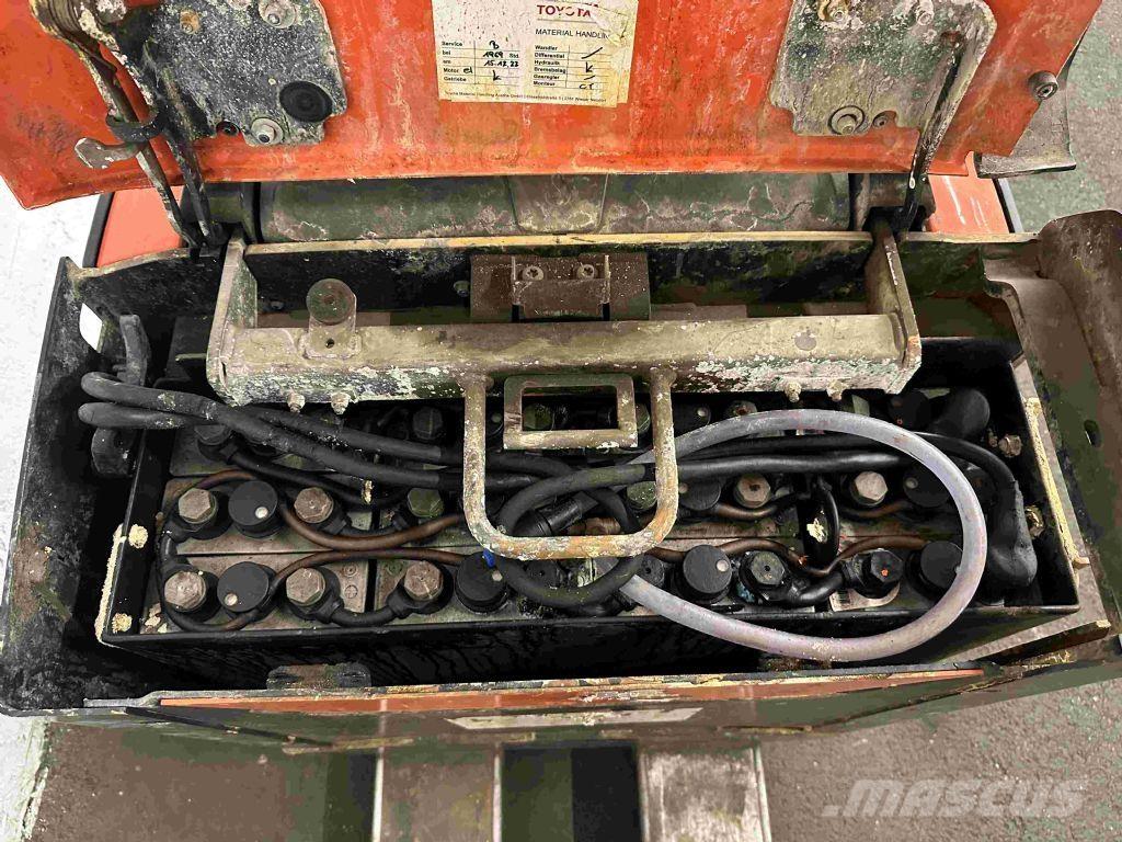 Toyota LPE 200 Штабелери
