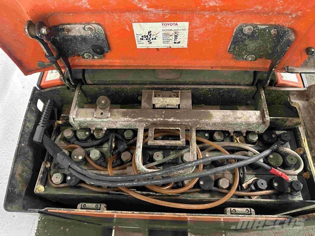 Toyota LPE 200 Штабелери