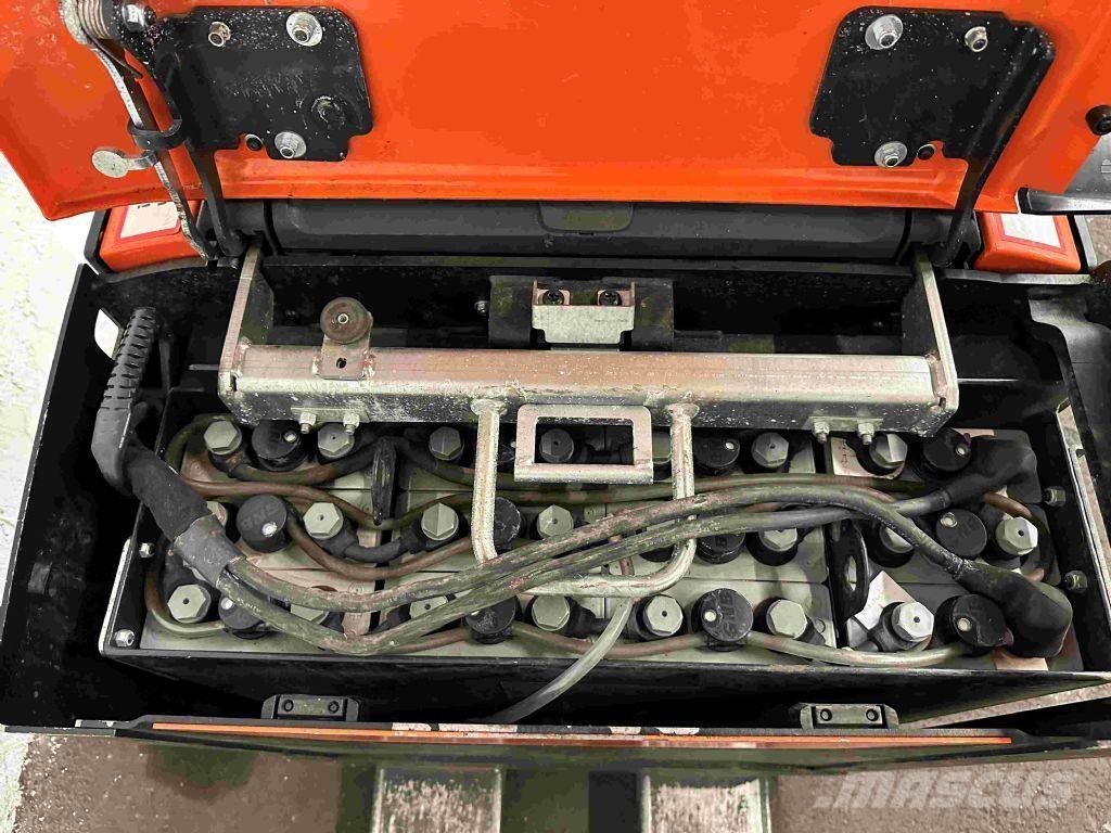 Toyota LPE 200 Штабелери