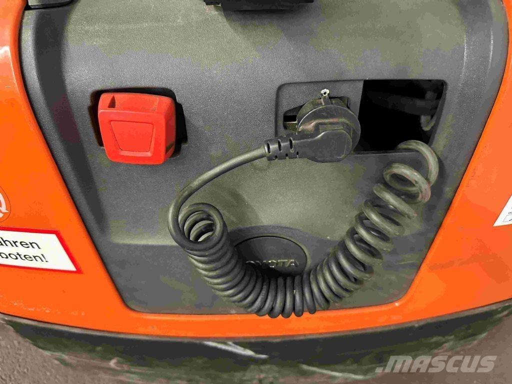 Toyota LWE 130 Штабелери