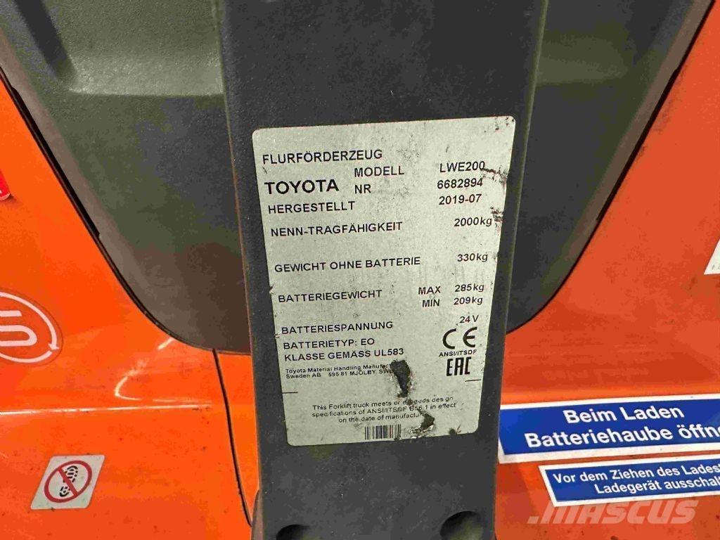 Toyota LWE 200 Штабелери